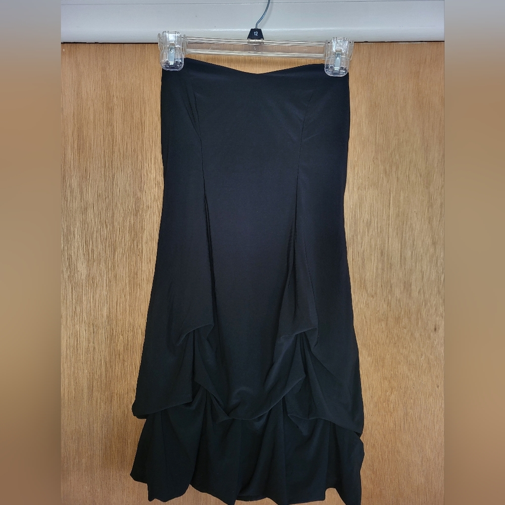 Wishes... black strapless pull on drop bubble hem waist. Jr. XL